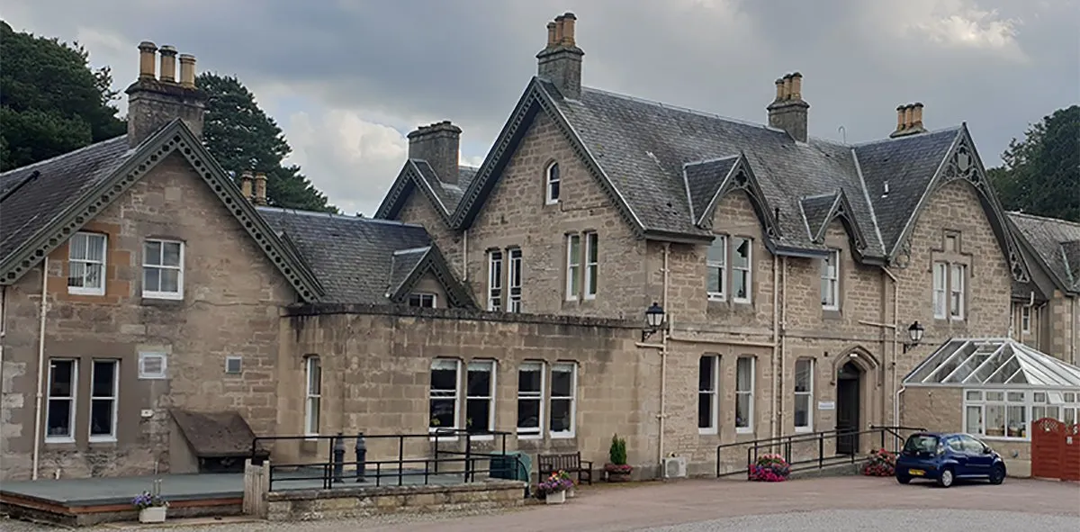 Photo of Whinnieknowe Care Home building